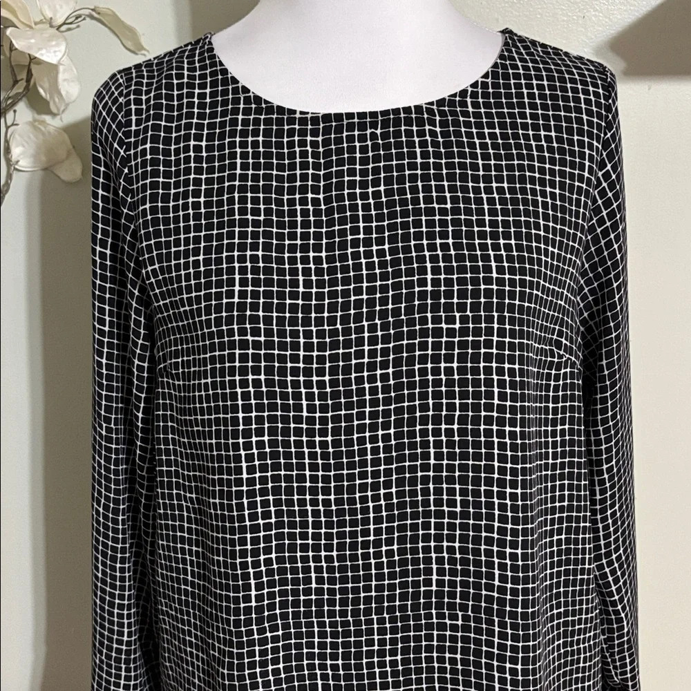 The Limited Monochrome Grid Blouse